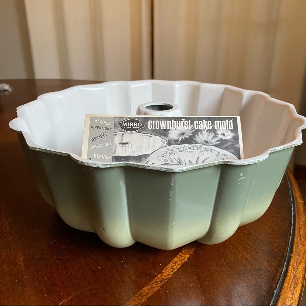 Vintage Mirro Coated Aluminum Avocado Ombré 12 Cup Crownburst Cake Mold